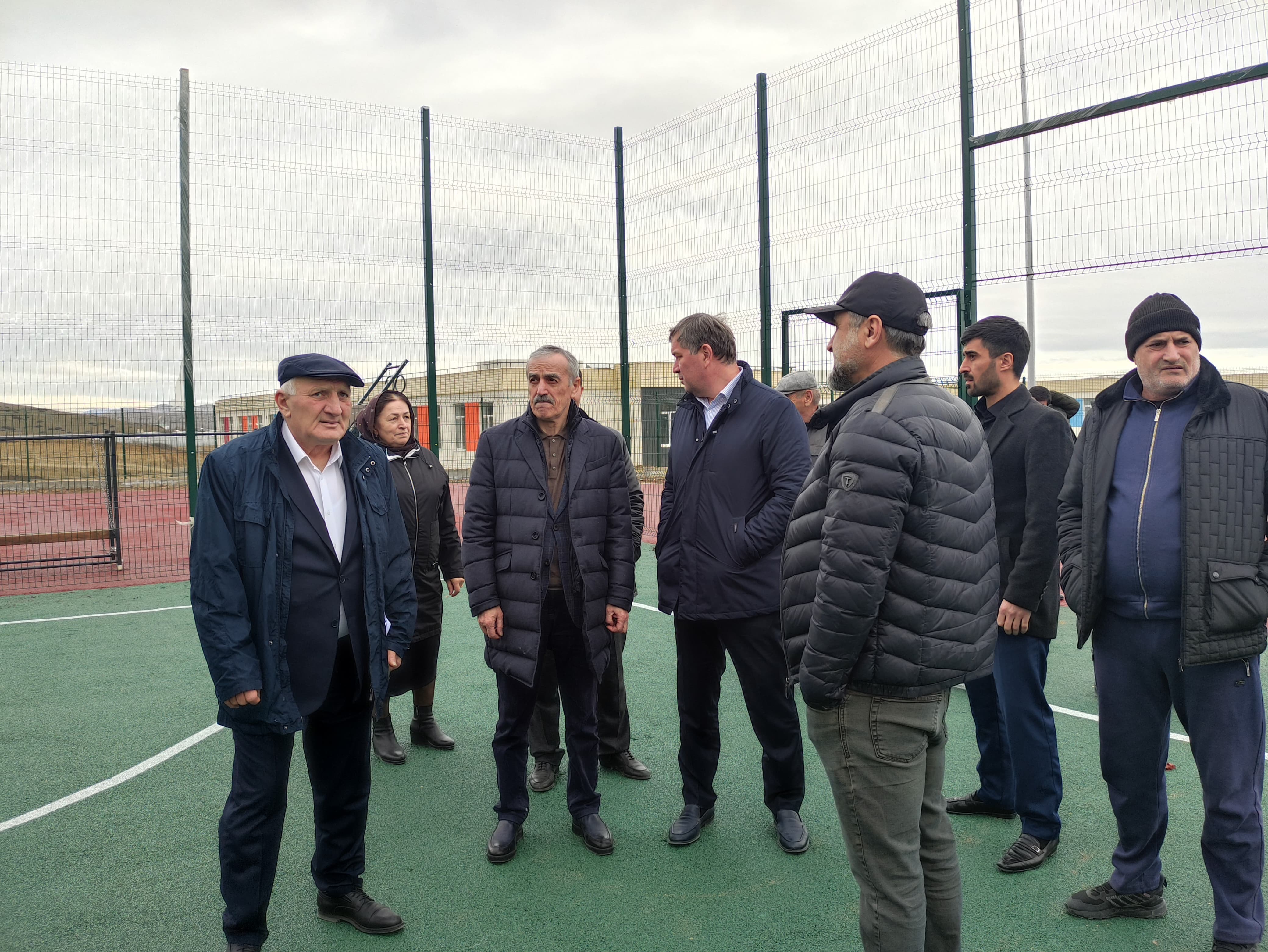 Нурбаганд Нурбагандов посетил строящуюся школу в Карабудахкентском районе