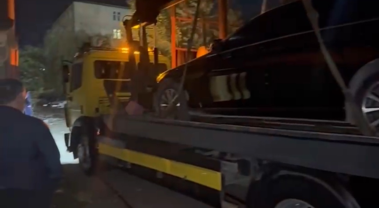 Приставы арестовали автомобиль жителя Дагестана за долги перед налоговой