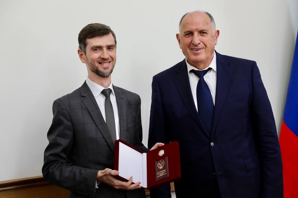 17 дагестанцев отмечены правительственными наградами в канун Дня России