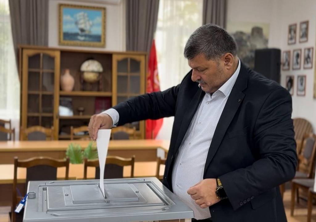 Явка избирателей на 12:00 часов третьего дня составила 57% – Избирком