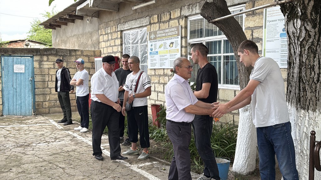 Сергокалинский район проводил новобранцев в Российскую армию