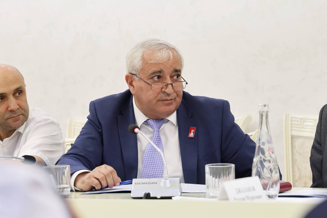 Дагестанцы могут посетить в театрах более 100 постановок патриотического содержания