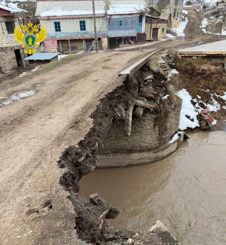 В Дахадаевском районе обрушилась часть автомобильного моста, организована проверка