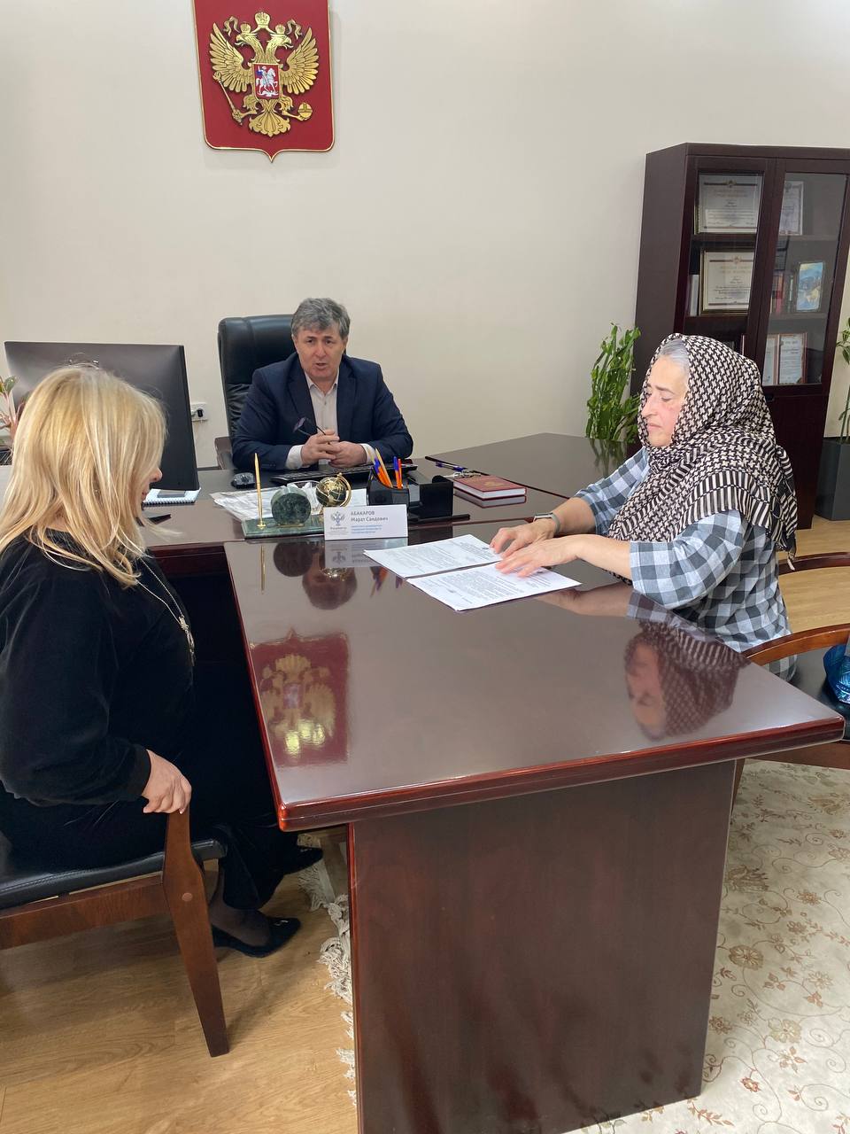 Управление Росреестра Дагестана продолжает оказывать помощь участникам СВО и их семьям