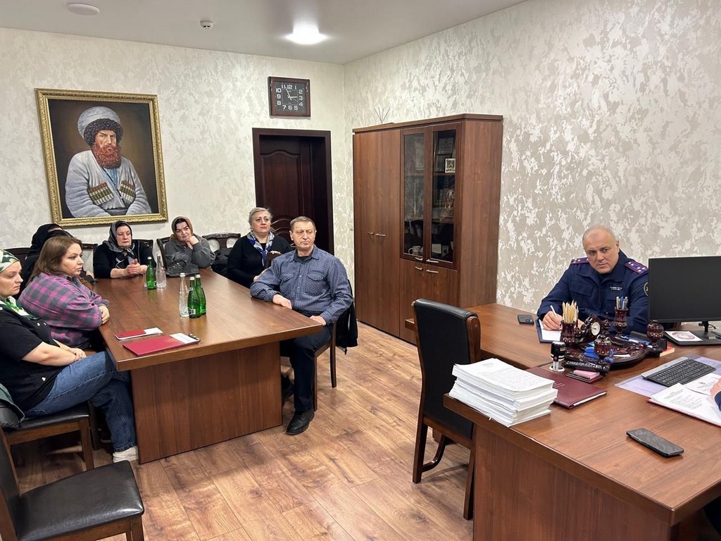 Глава регионального Следкома Дмитрий Беляев провел прием граждан в Каспийске