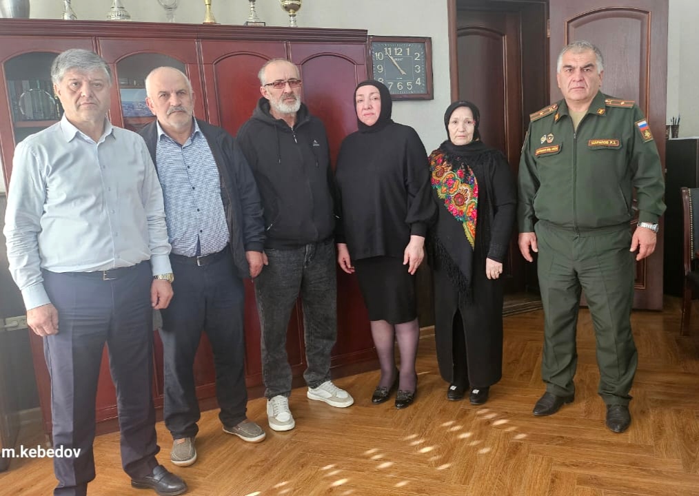 В Гунибском районе вручили государственные награды родителям погибших участников СВО