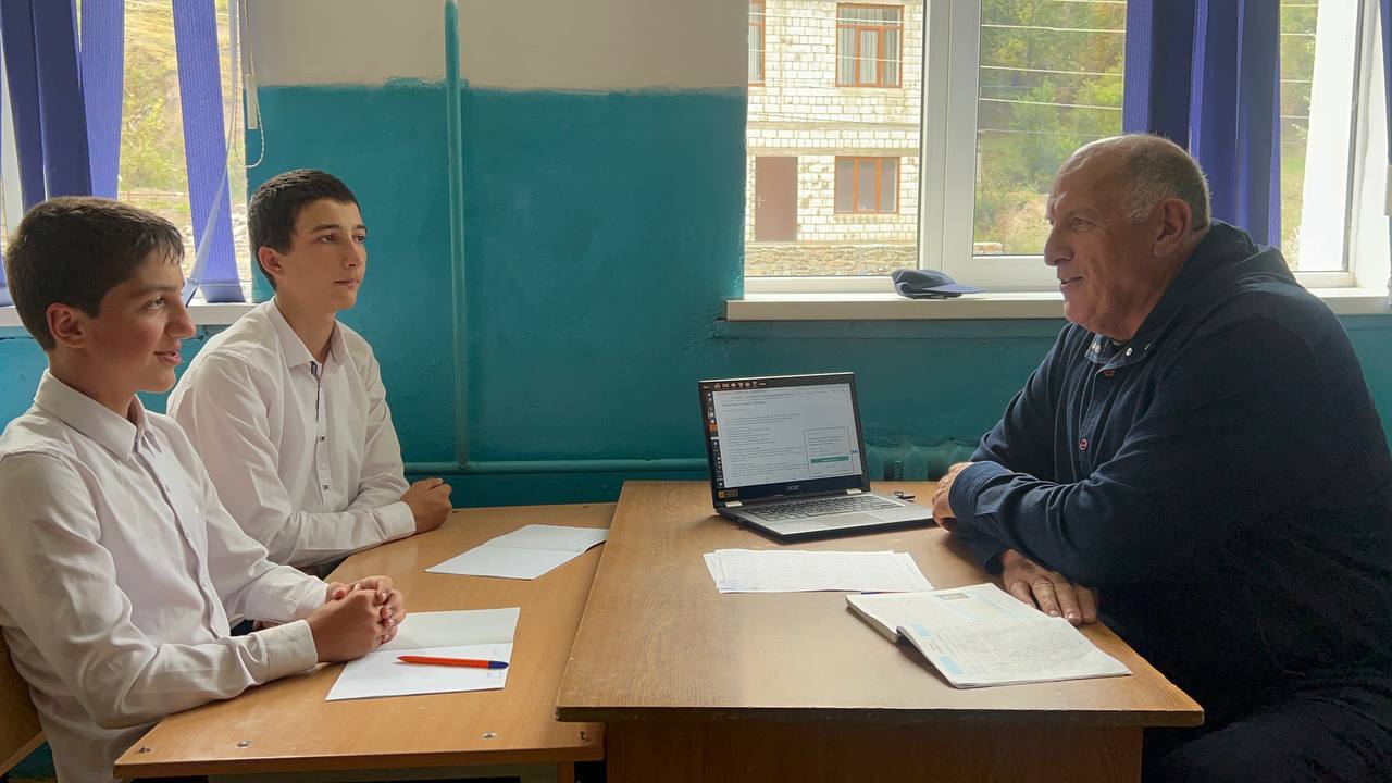 Абдулмуслим Абдулмуслимов посетил ряд социальных объектов в Бежтинском участке