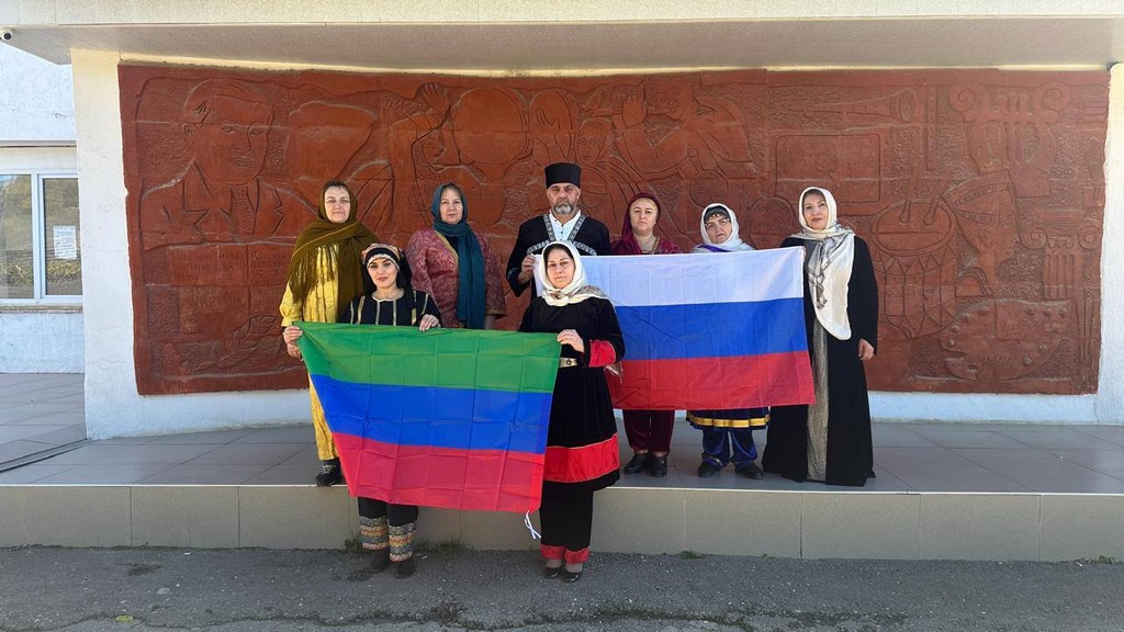 День народного единства торжественно отметили в Новолакском районе