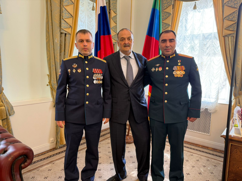 Сергей Меликов встретился с дагестанцами-участниками второго потока программы «Время героев»