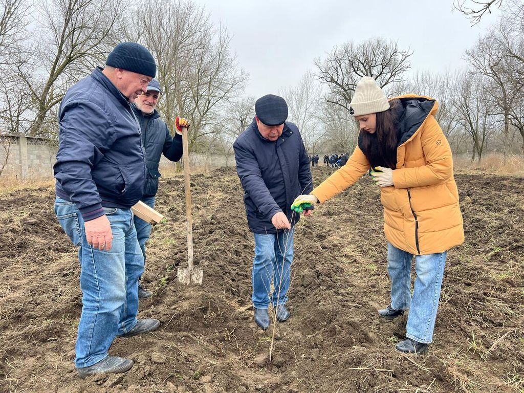 По случаю открытия Года защитника Отечества в Кизляре заложили Аллею Героев