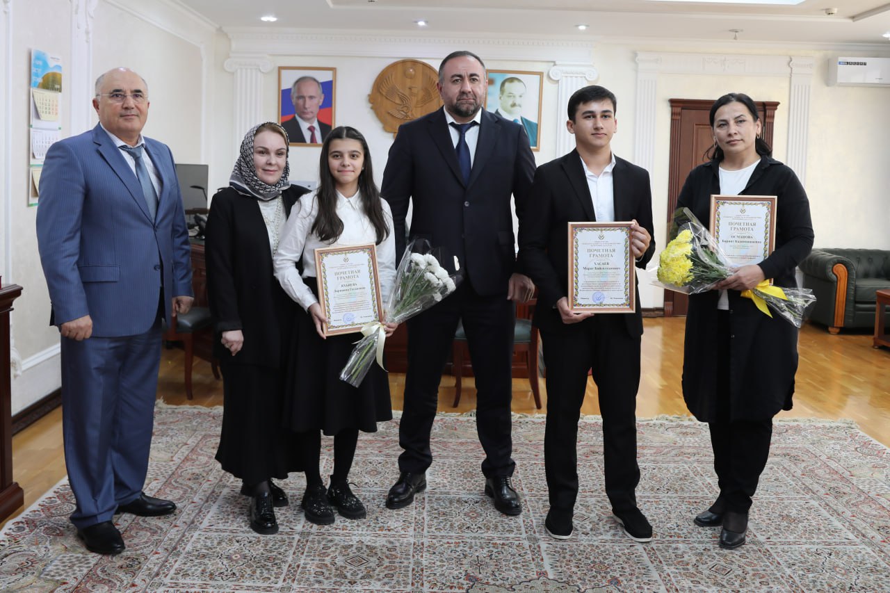 Глава Минсельхозпрода Дагестана встретился с победителями Всероссийского конкурса «Школьный агростартап»