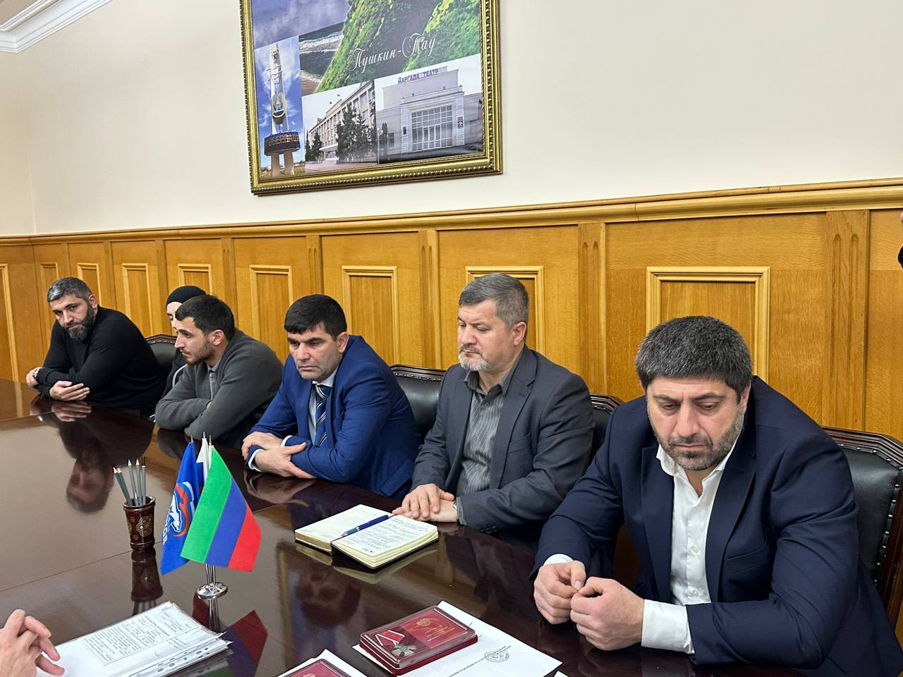 Члены партии «Единая Россия» Избербаша встретились с родственниками погибших участников СВО