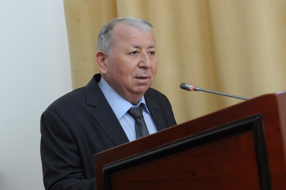 Госсекретарь Дагестана поздравил работников печатных изданий с Днем российской печати