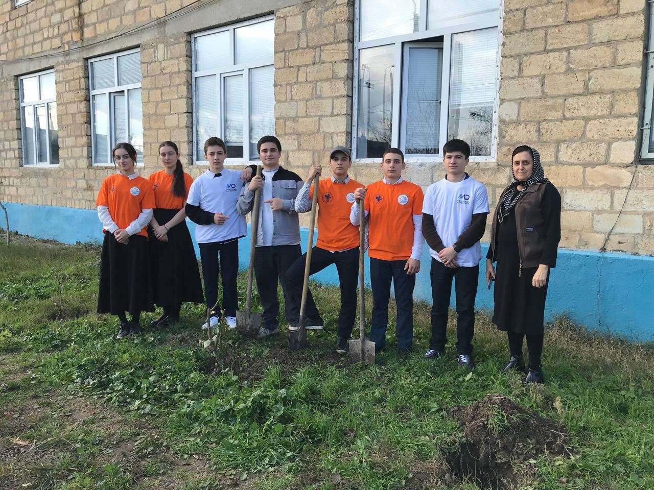 Волонтеры Каякентского района провели акцию «Посади свое дерево