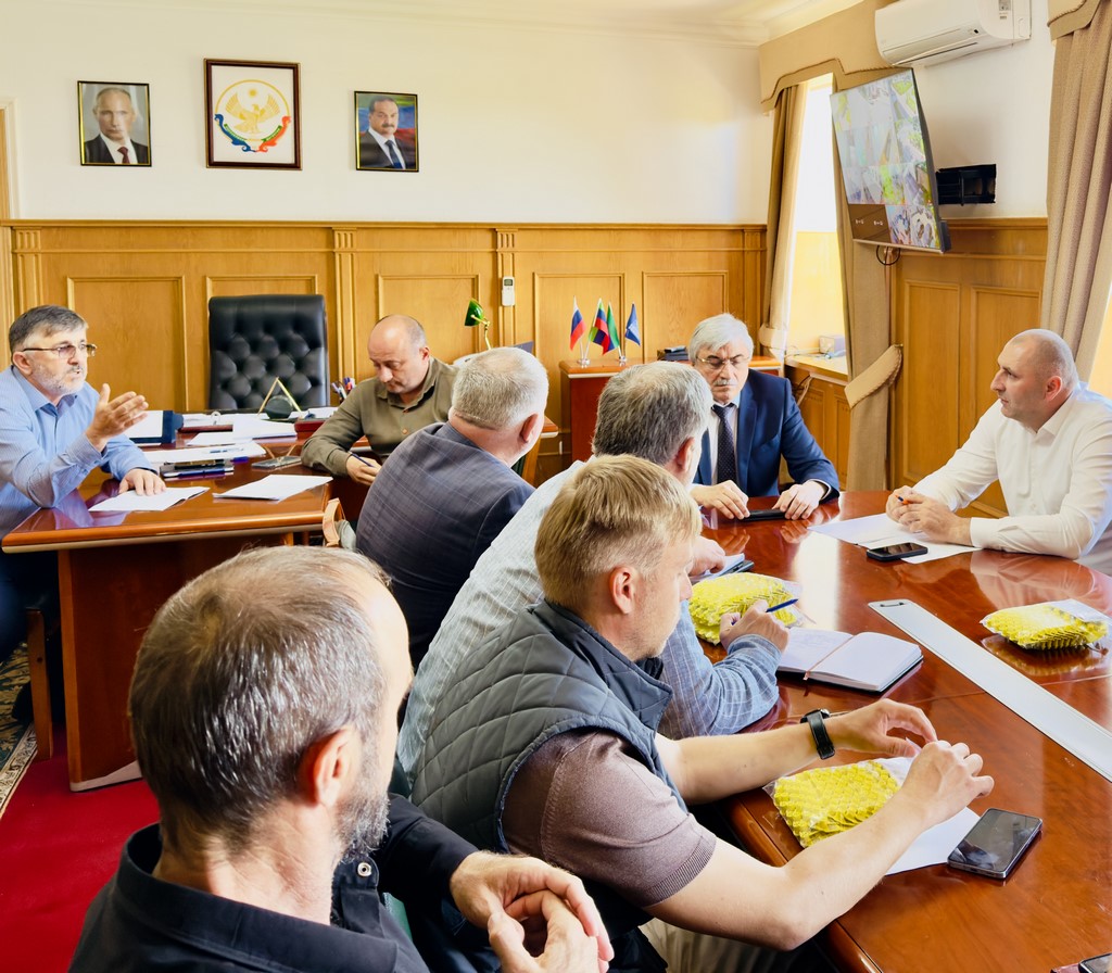 В Новолакском районе обсудили вопросы весенней призывной кампании и контрактной службы