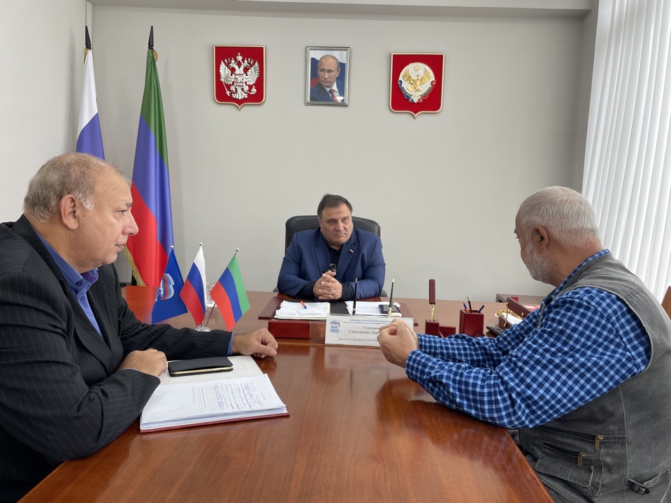 Сайгидпаша Умаханов взял на контроль вопросы семей участников СВО