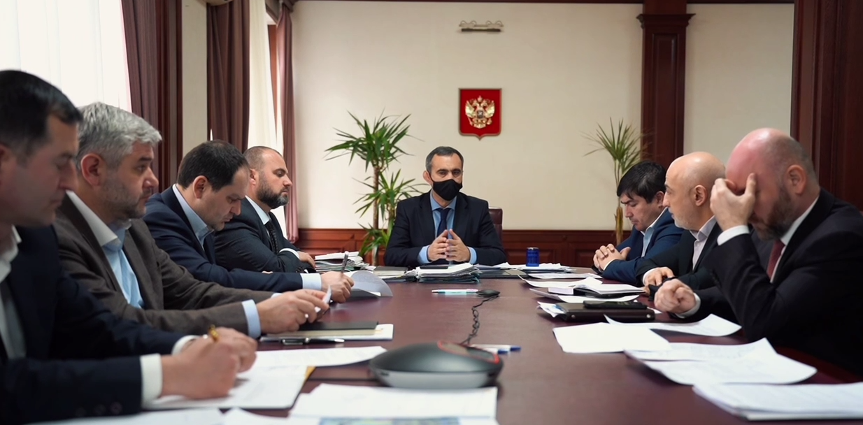 В Минимуществе обсудили земельный вопрос села Хубара Казбековского района