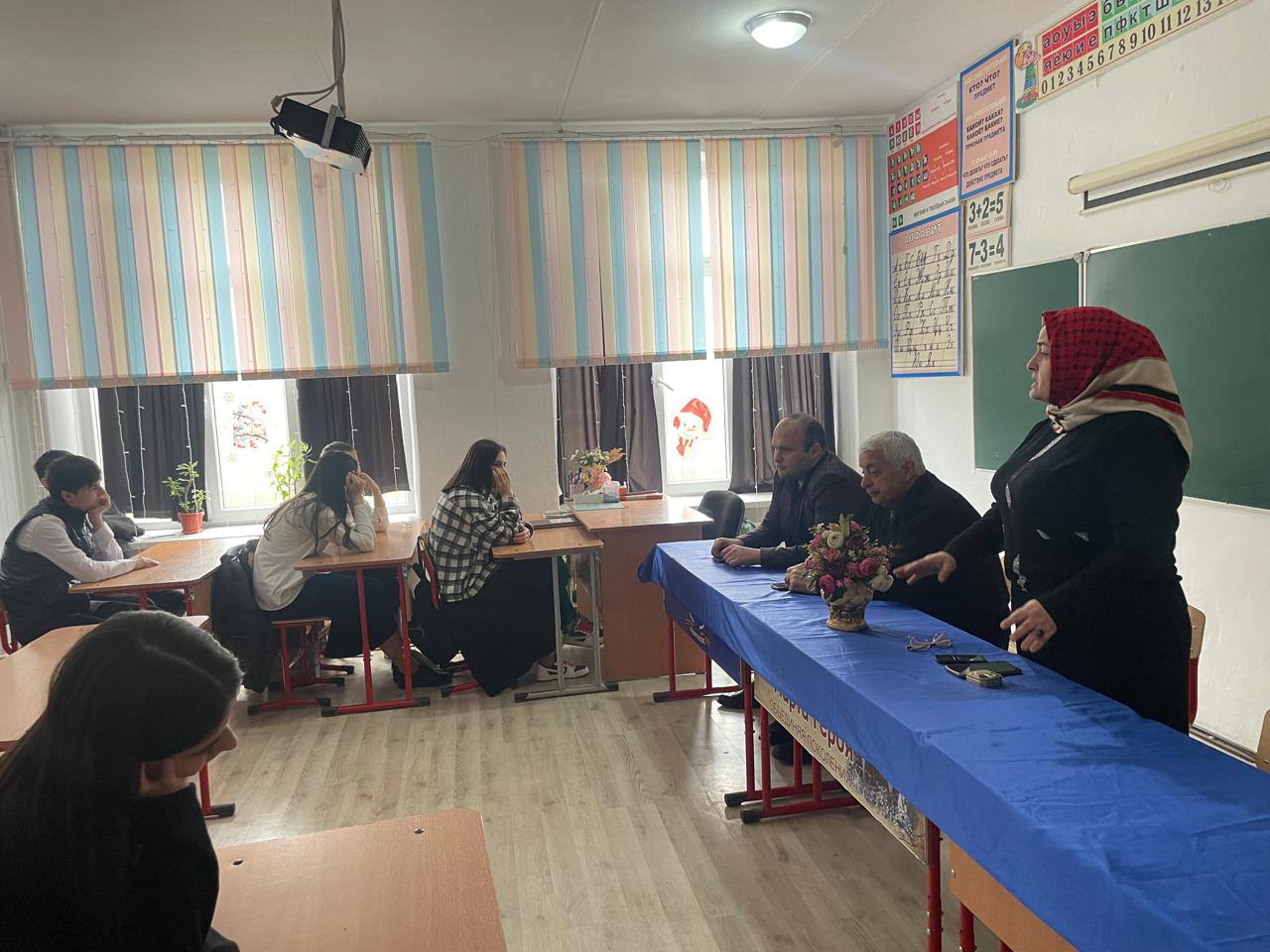 Лекторская группа продолжает встречи со школьниками Хасавюрта