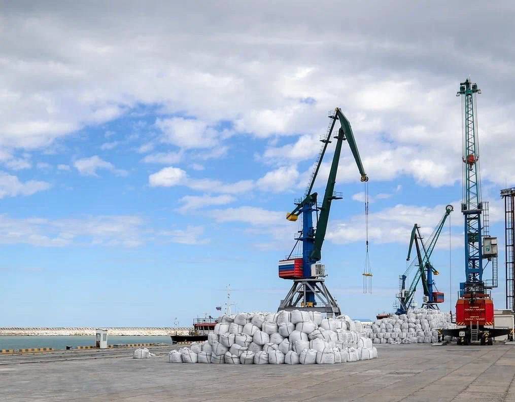 Морской порт Махачкалы побил рекорд перевалки генеральных грузов