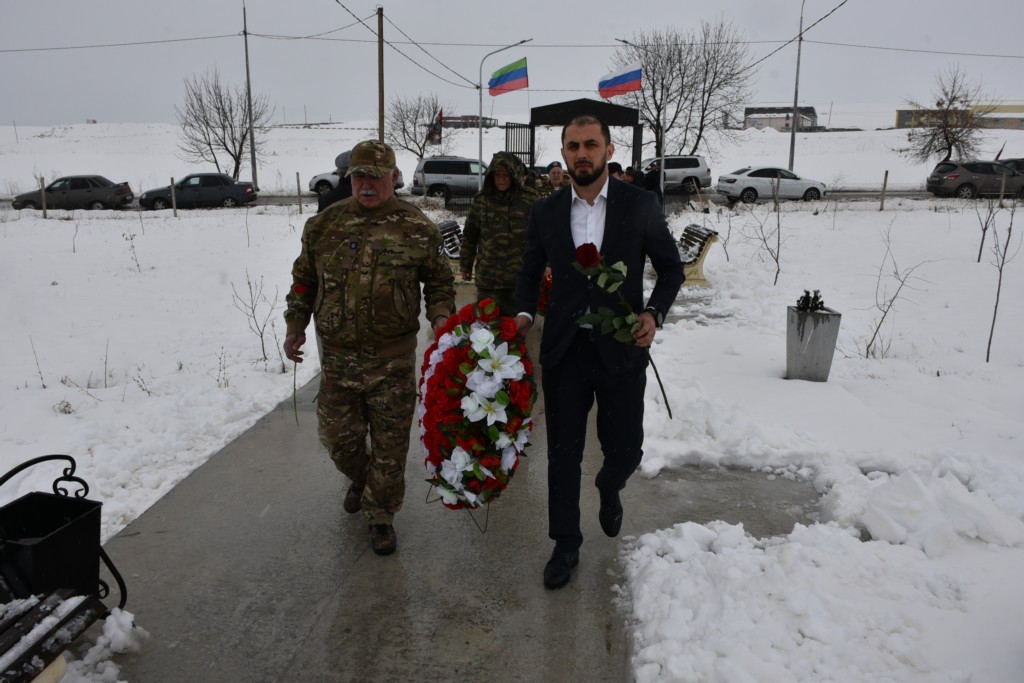 Участники автопробега «Слава защитникам Отечества!» побывали в Акушинском районе