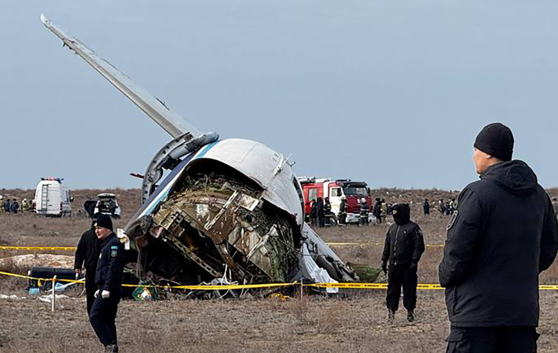 На борту упавшего в Актау самолета взорвался баллон