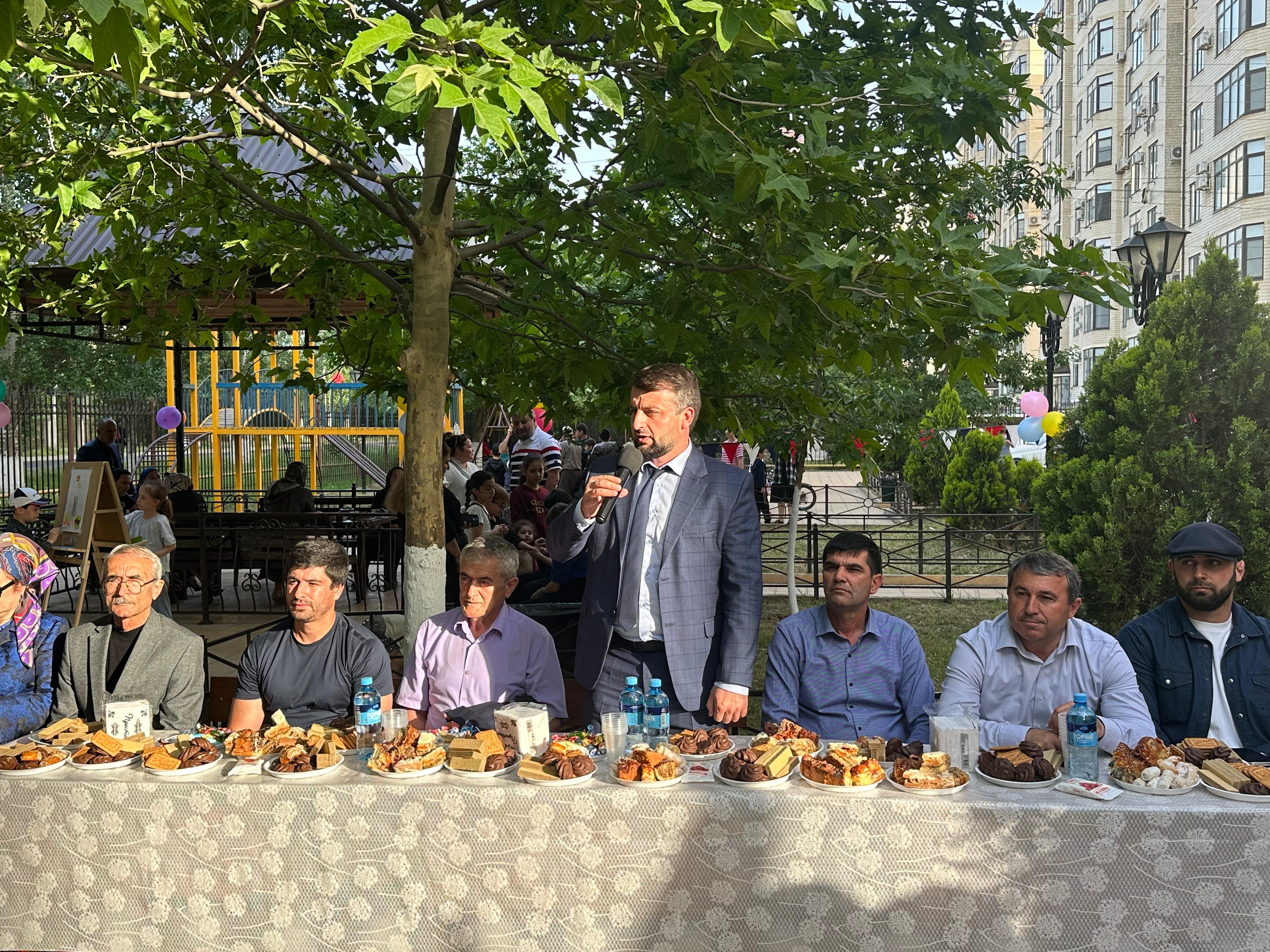 «Единая Россия» в Кизляре и Избербаше отметила День соседей