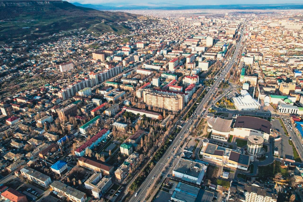 Джамбулат Салавов призвал подрядчиков ускорить темпы работ по благоустройству в Махачкале