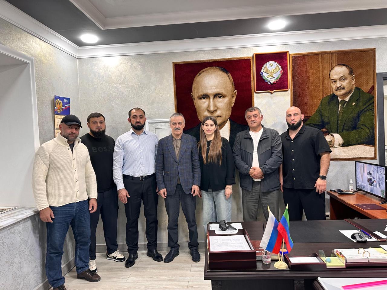 Нурбаганд Нурбагандов провел рабочую встречу с депутатами в Каякентском районе