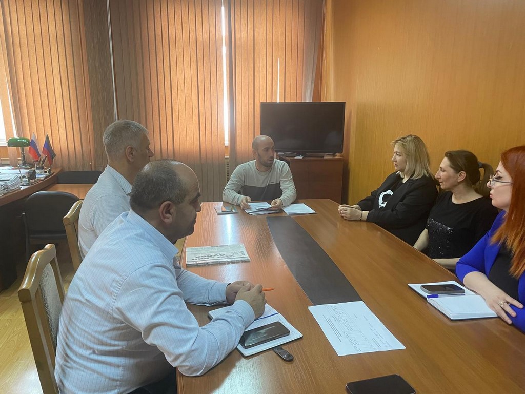 В Курахском районе прошло заседание комиссии по делам несовершеннолетних