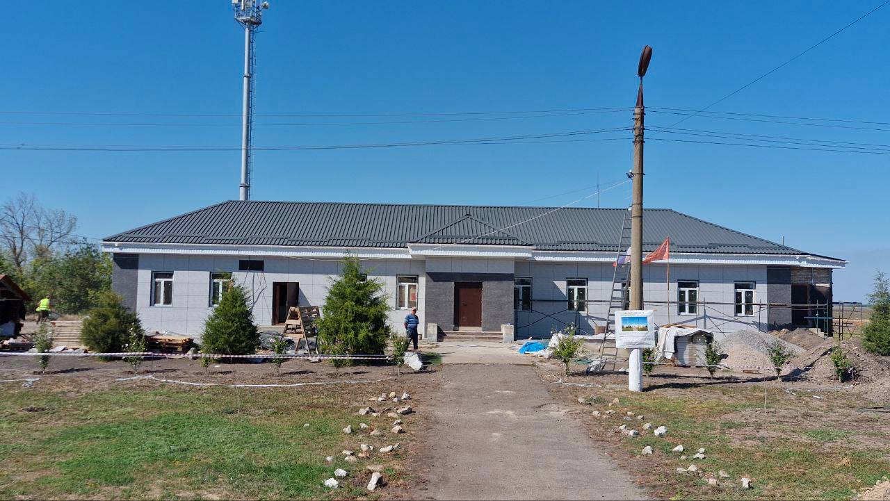 Дагестанские строители восстанавливают Дом культуры в Михайловском районе Запорожской области