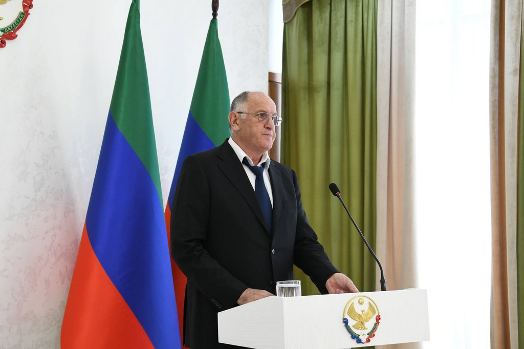 34 дагестанцев отметили государственными наградами ко Дню Конституции РД