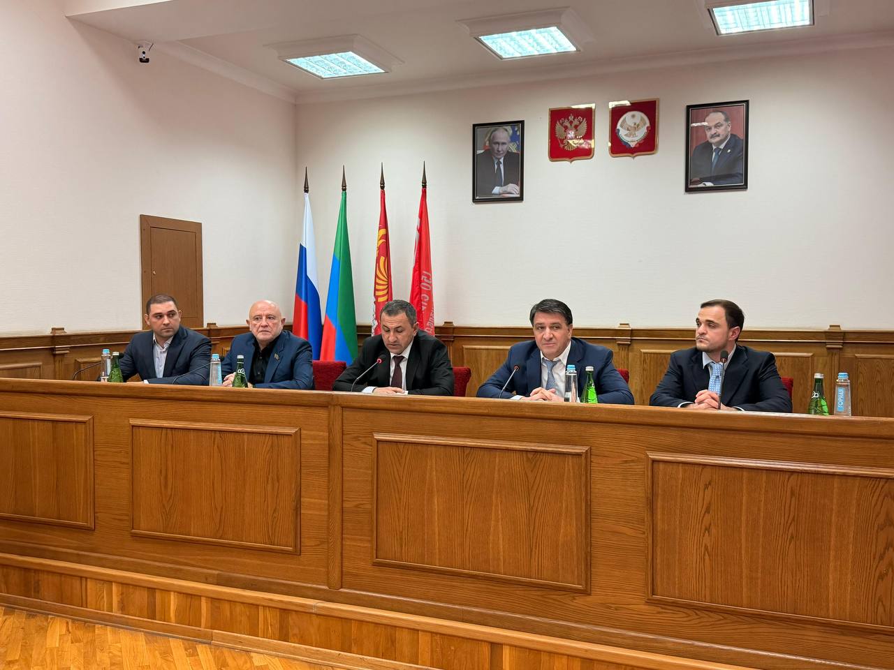 Собрание депутатов Махачкалы обсудило бюджетные изменения и вопросы муниципального управления