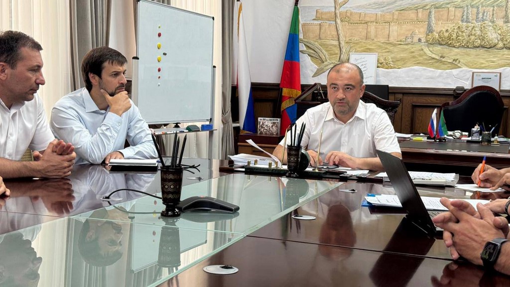 Мэр Дербента обсудил с АО «Ленгидропроект» решение проблем водоснабжения города