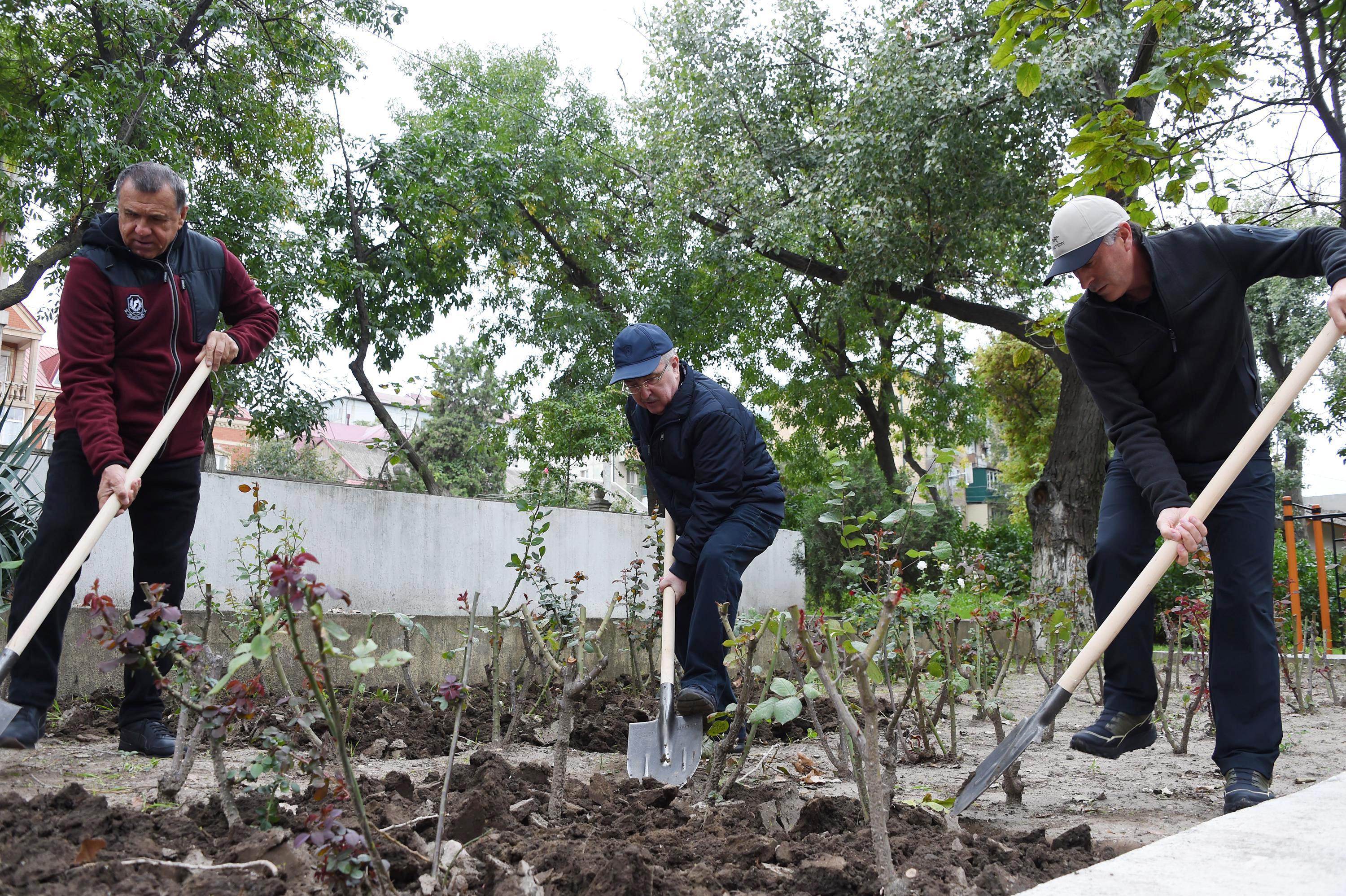 Депутаты парламента Дагестана приняли участие во Всероссийском экологическом субботнике