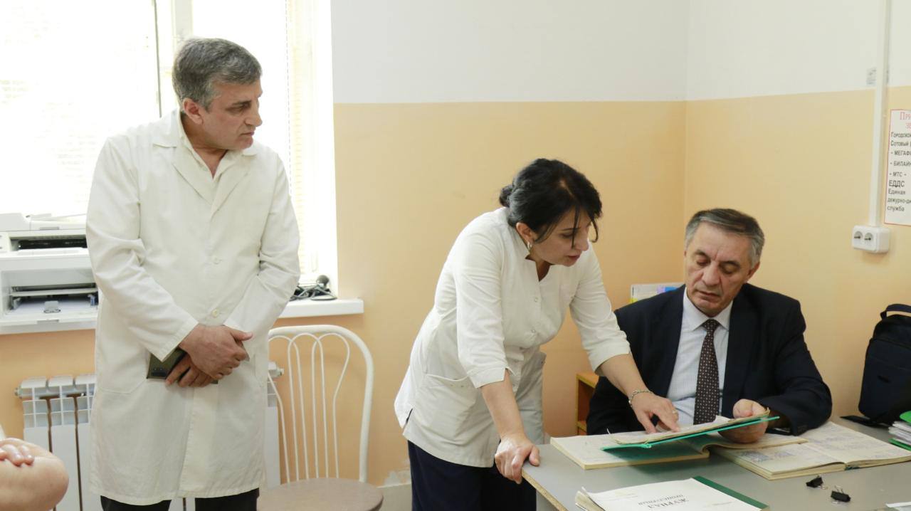 Абдурахман Махмудов проверил Избербашскую ЦГБ на качество предоставляемых медуслуг