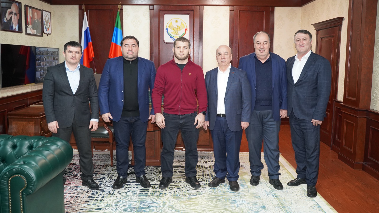 Встречу с олимпийским чемпионом Магомедом Рамазановым провели в Хасавюртовском районе