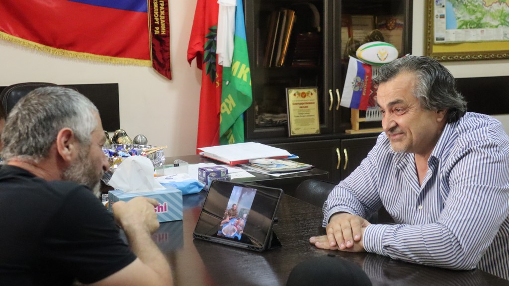 Депутат НС РД Гаджи Биярсланов встретился с участником СВО