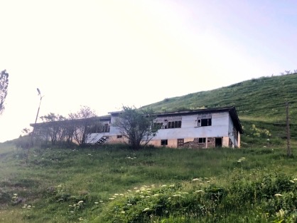 Чиновника из Дагестана осудят за приобретение непригодного жилья для сироты