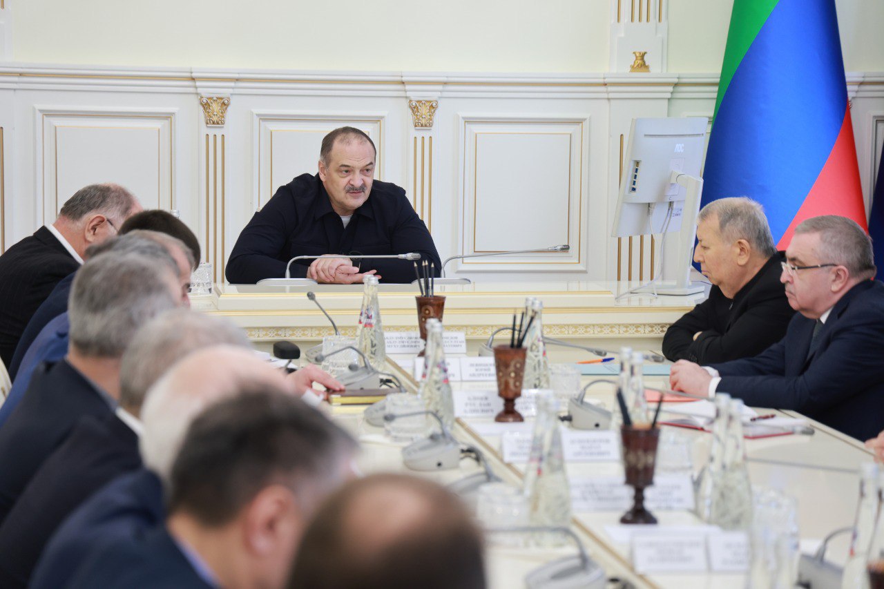 Сергей Меликов представил членам Правительства РД нового представителя Дагестана в Азербайджане