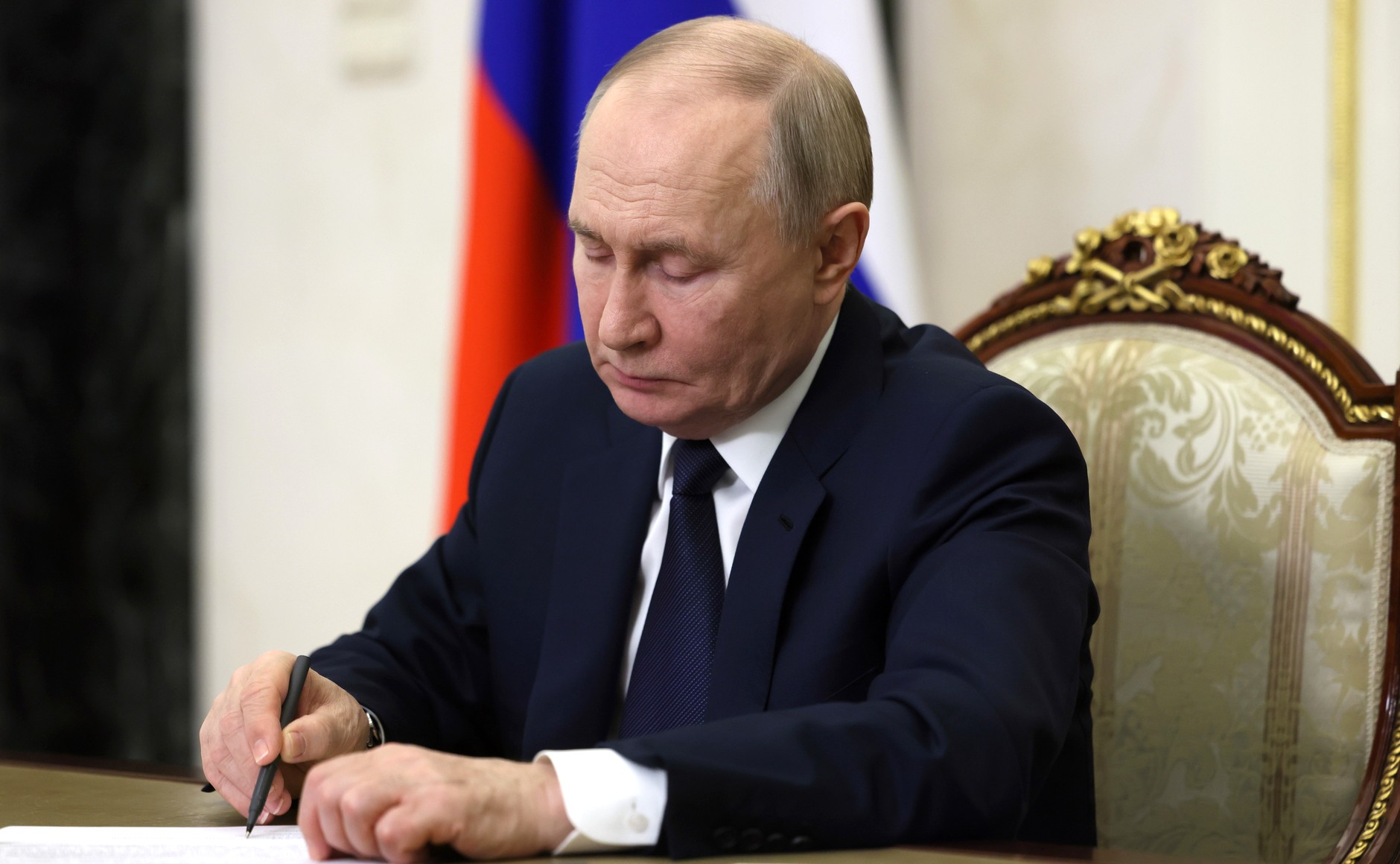 Несовершеннолетние братья и сестры погибших участников СВО смогут получать социальную поддержку