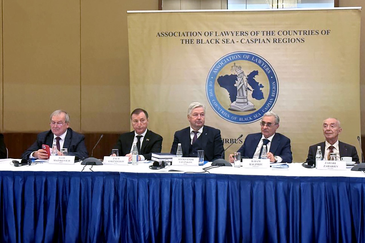 Заур Аскендеров с рабочей поездкой находится в Азербайджанской Республике