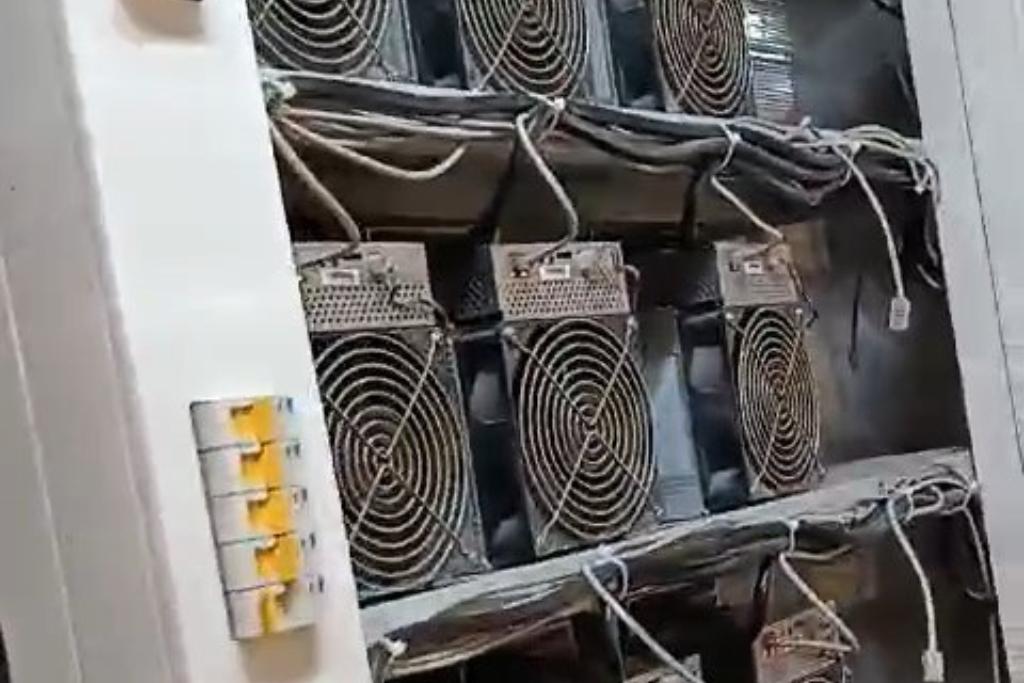 «Россети Северный Кавказ» совместно с силовиками выявили незаконную криптоферму в Дагестане