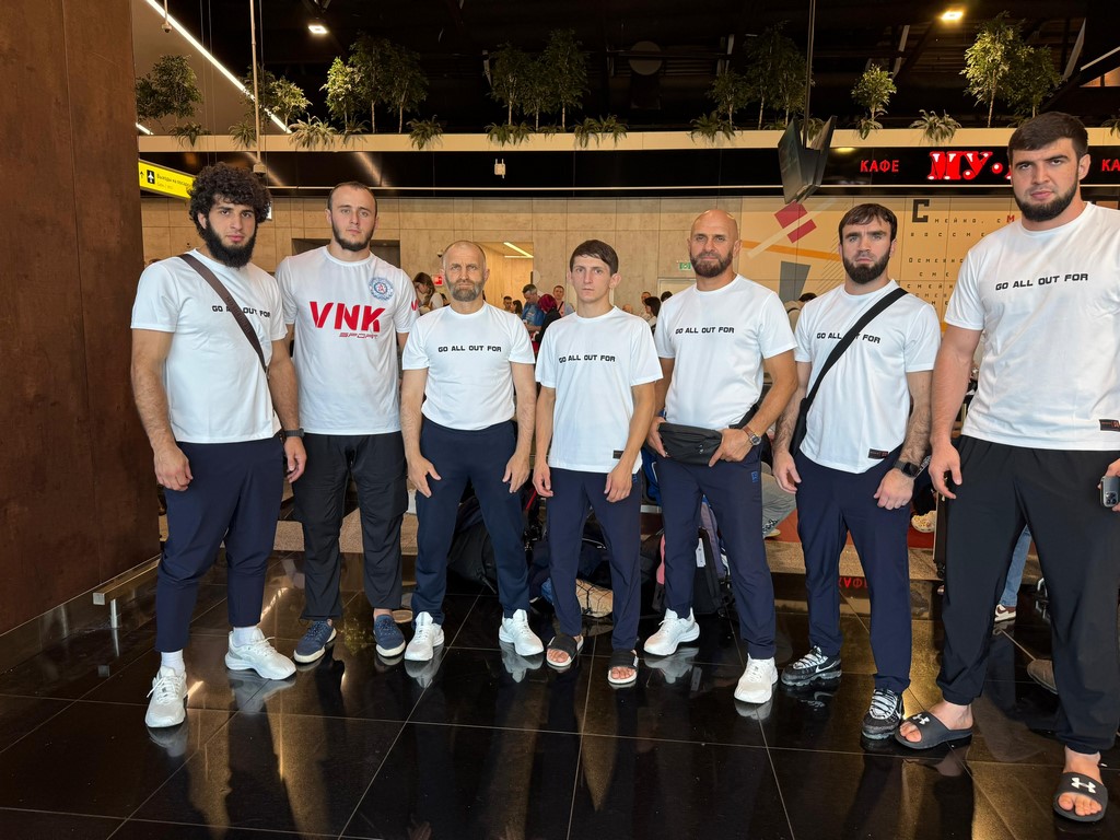 Дагестанские спортсмены отправились на Чемпионат мира по ушу-саньда