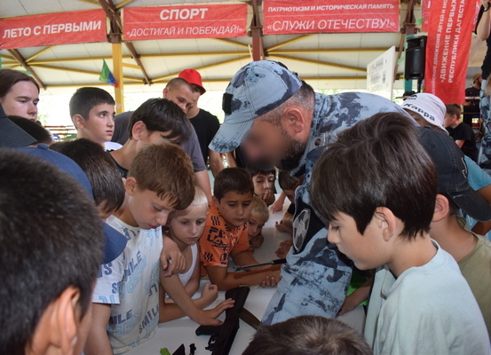 В Дагестане продолжается акция «Каникулы с Росгвардией»