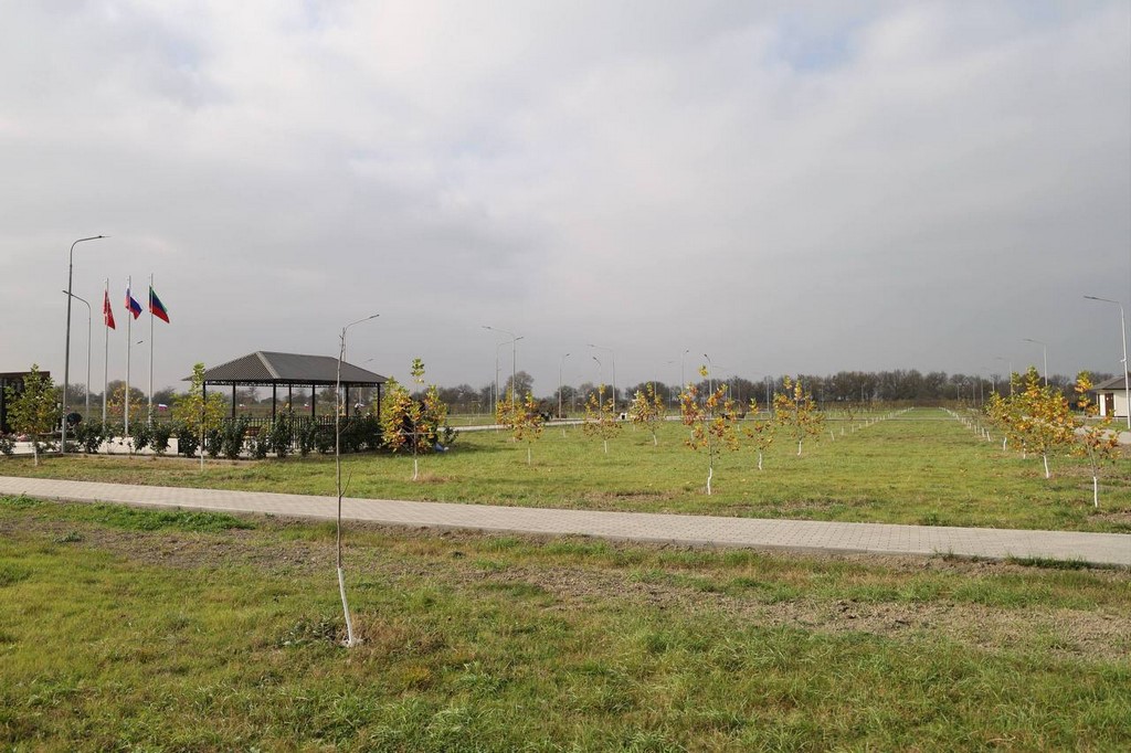 Сергей Меликов принял участие в открытии «Сада памяти» в Кизлярском районе