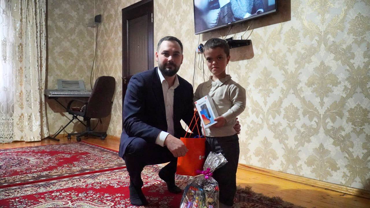 Муслим Телякавов исполнил новогоднюю мечту Магомеда из Сергокалинского района