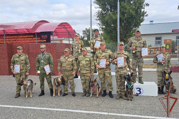 Росгвадейцы из Дагестана стали бронзовыми призерами чемпионата по кинологическому многоборью