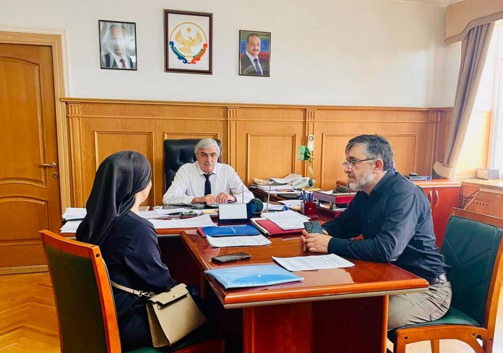 Глава Новолакского района Мамати Гамзатов провел прием семей участников СВО