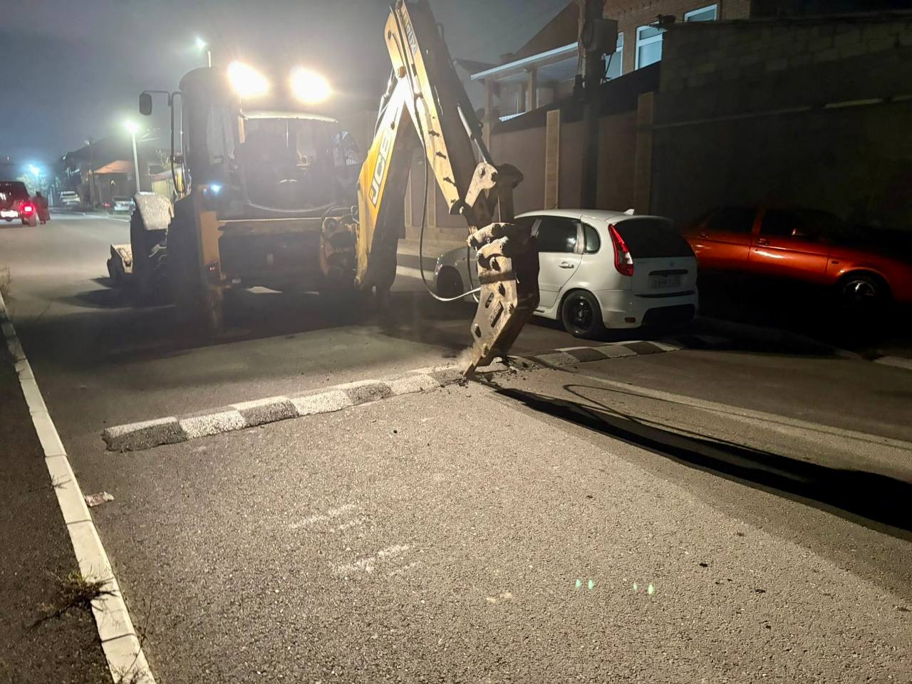 В Махачкале демонтируют незаконные искусственные дорожные неровности