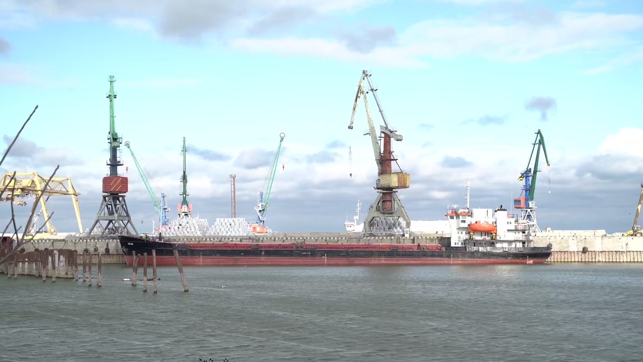 Перевалка грузов в порту Махачкалы составила 1 млн тонн